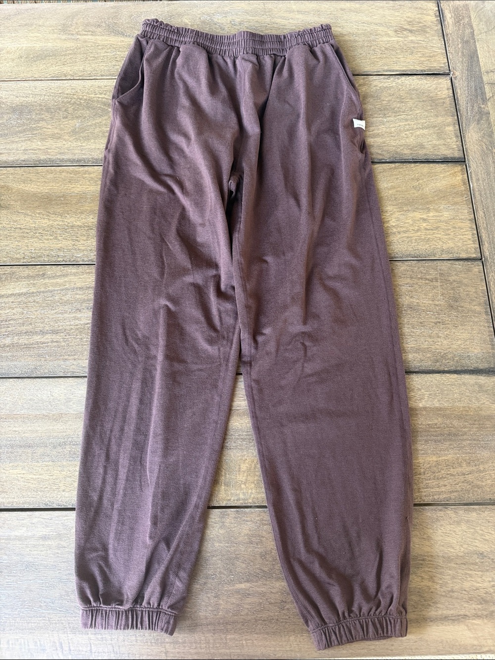 Vuori Relaxed Elastic Cuff Joggers - Plum